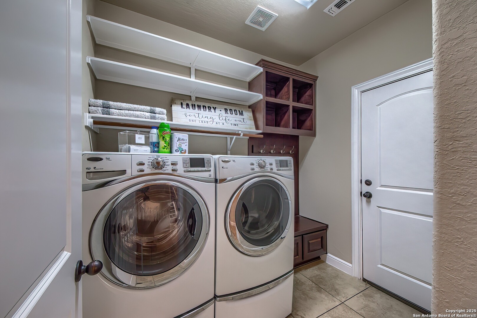 3811 Mira Mesa