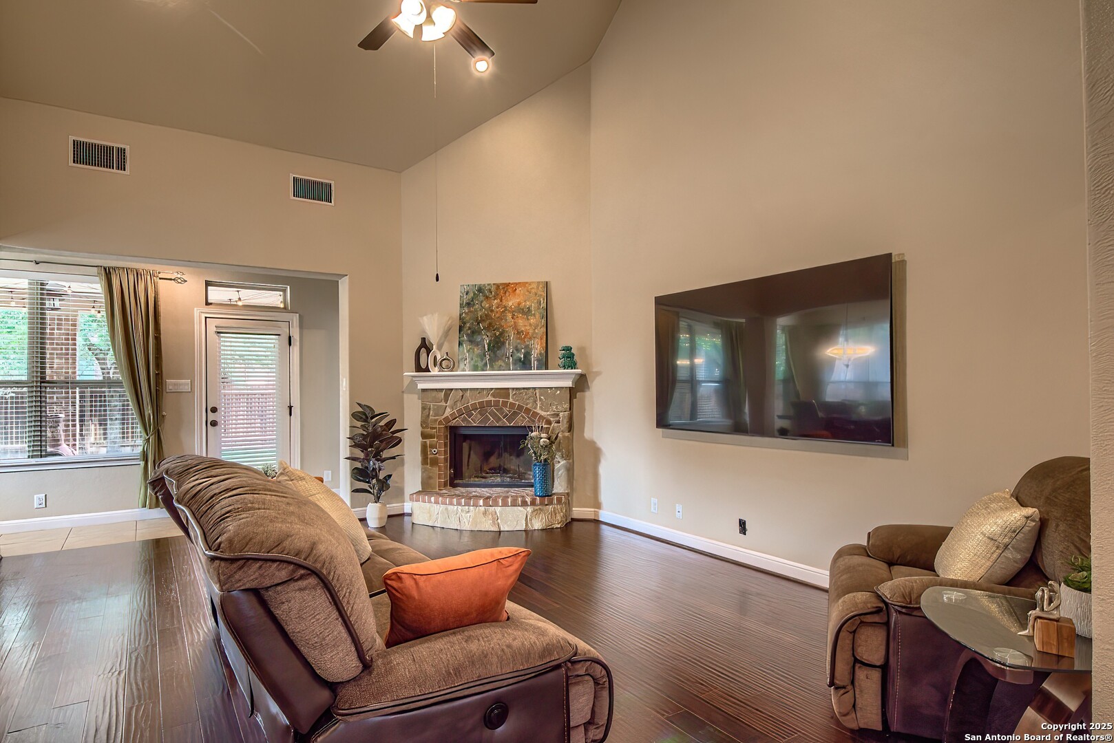 3811 Mira Mesa