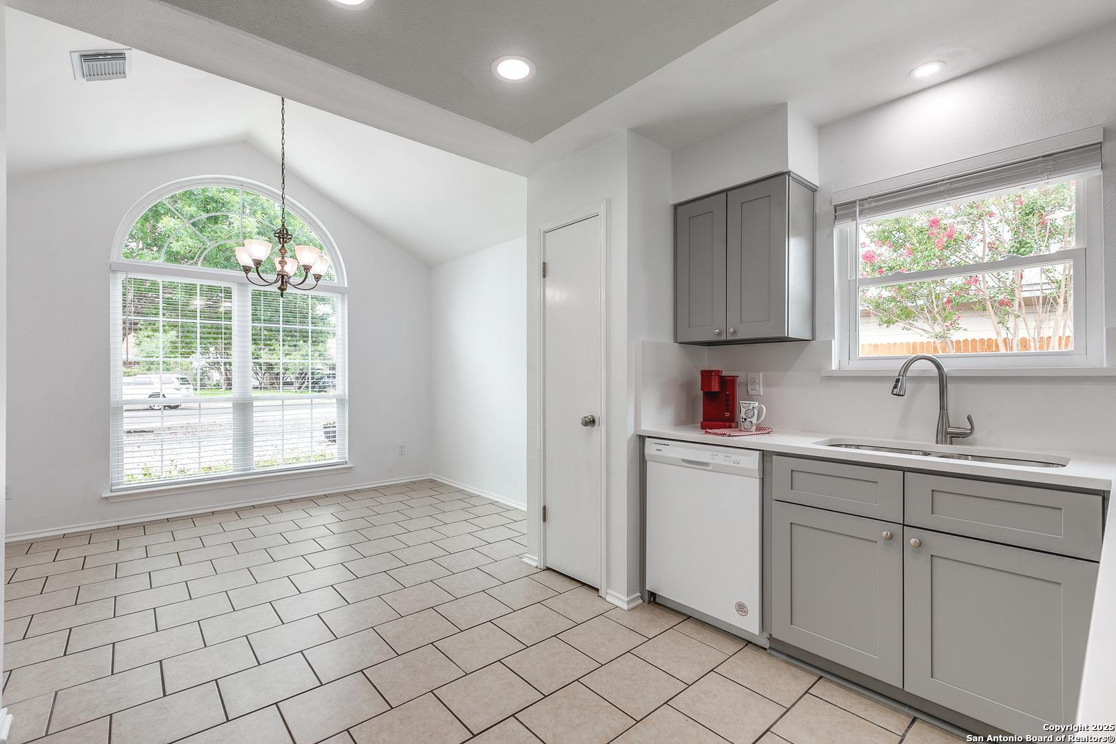 7311 Huntwood