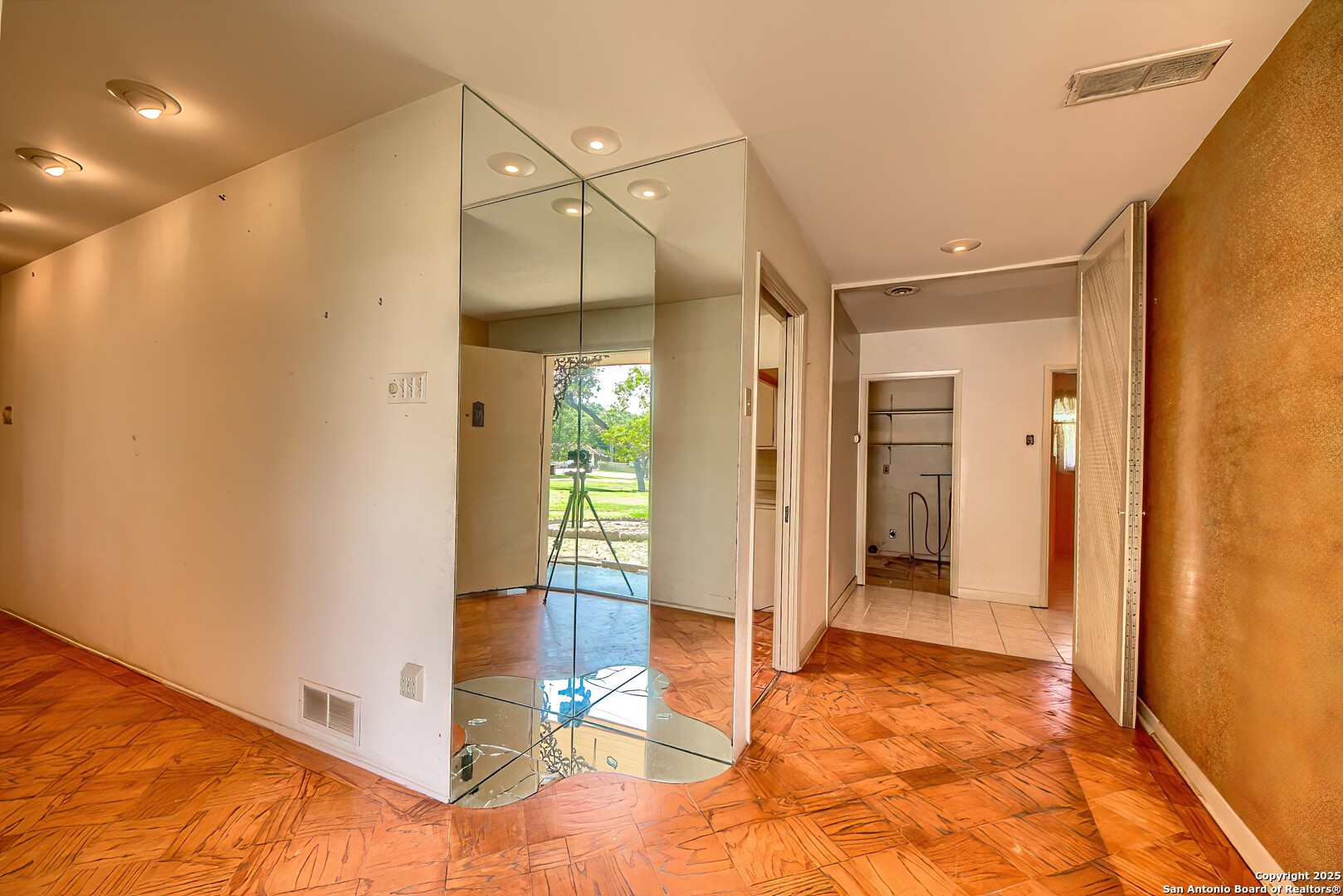 1315 Lockhill Selma