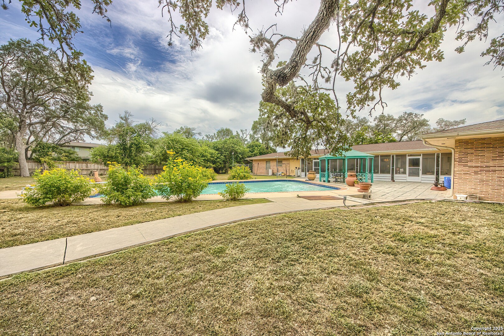 1315 Lockhill Selma