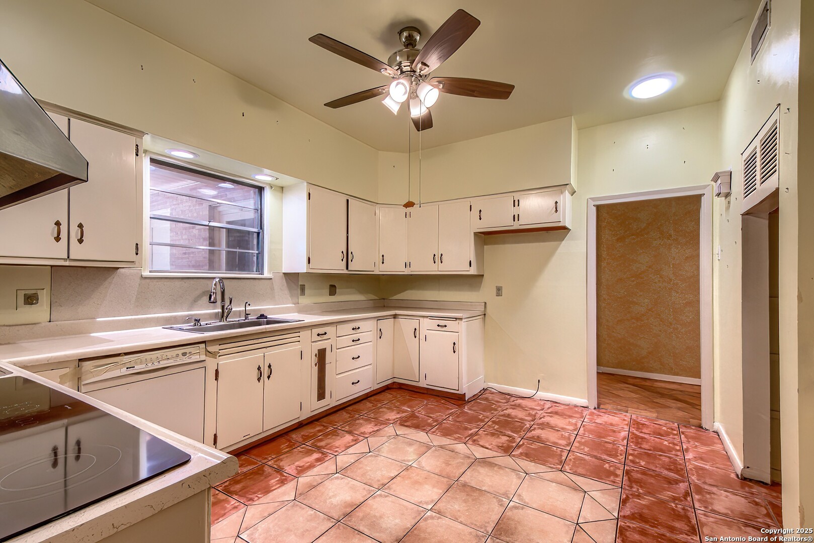 1315 Lockhill Selma