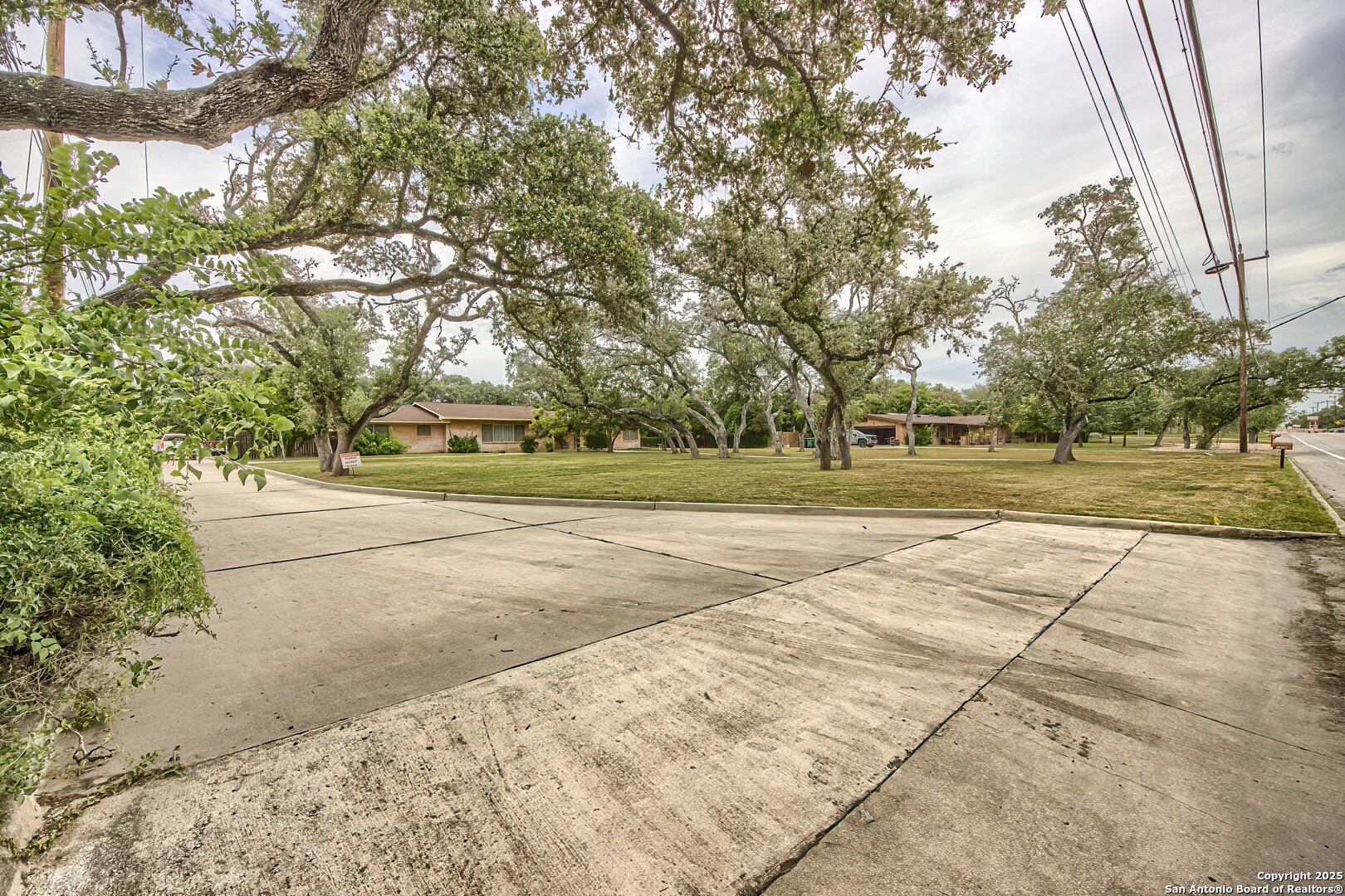 1315 Lockhill Selma