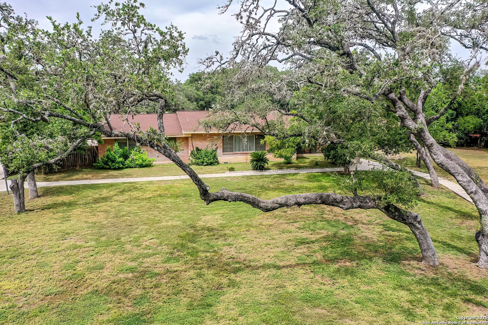 1315 Lockhill Selma
