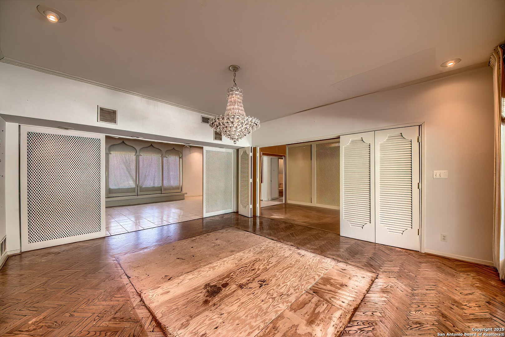 1315 Lockhill Selma