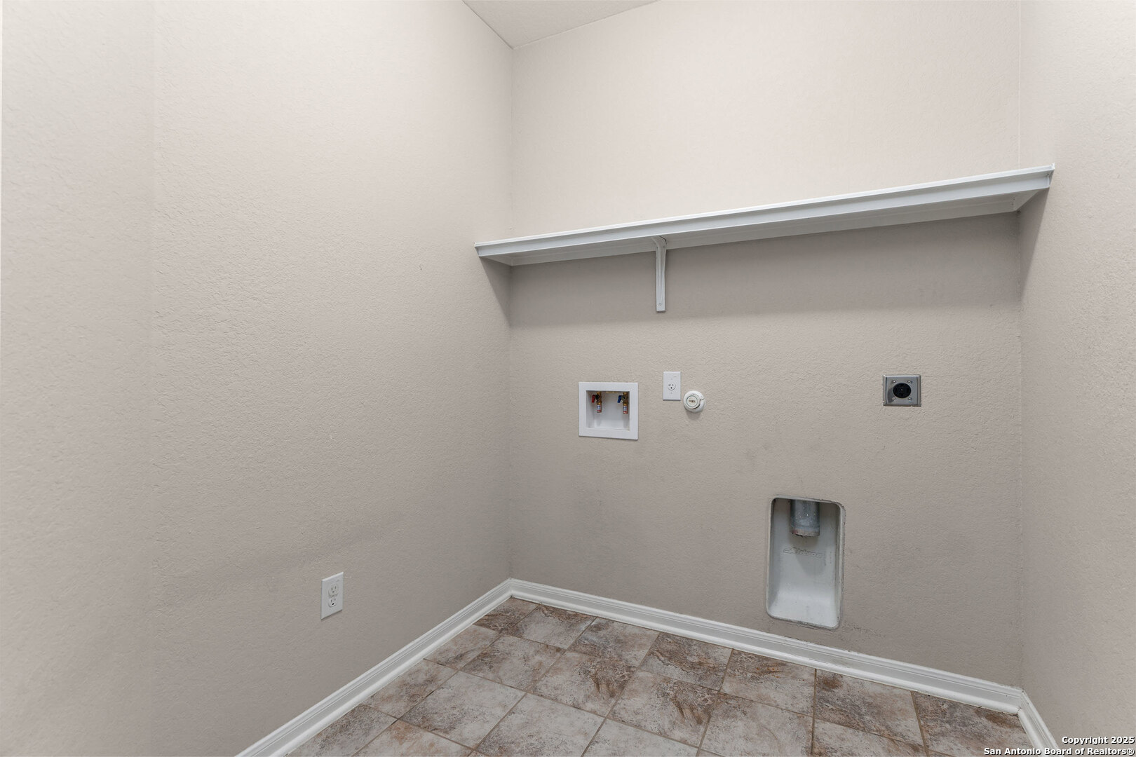 9919 Belmore Cove