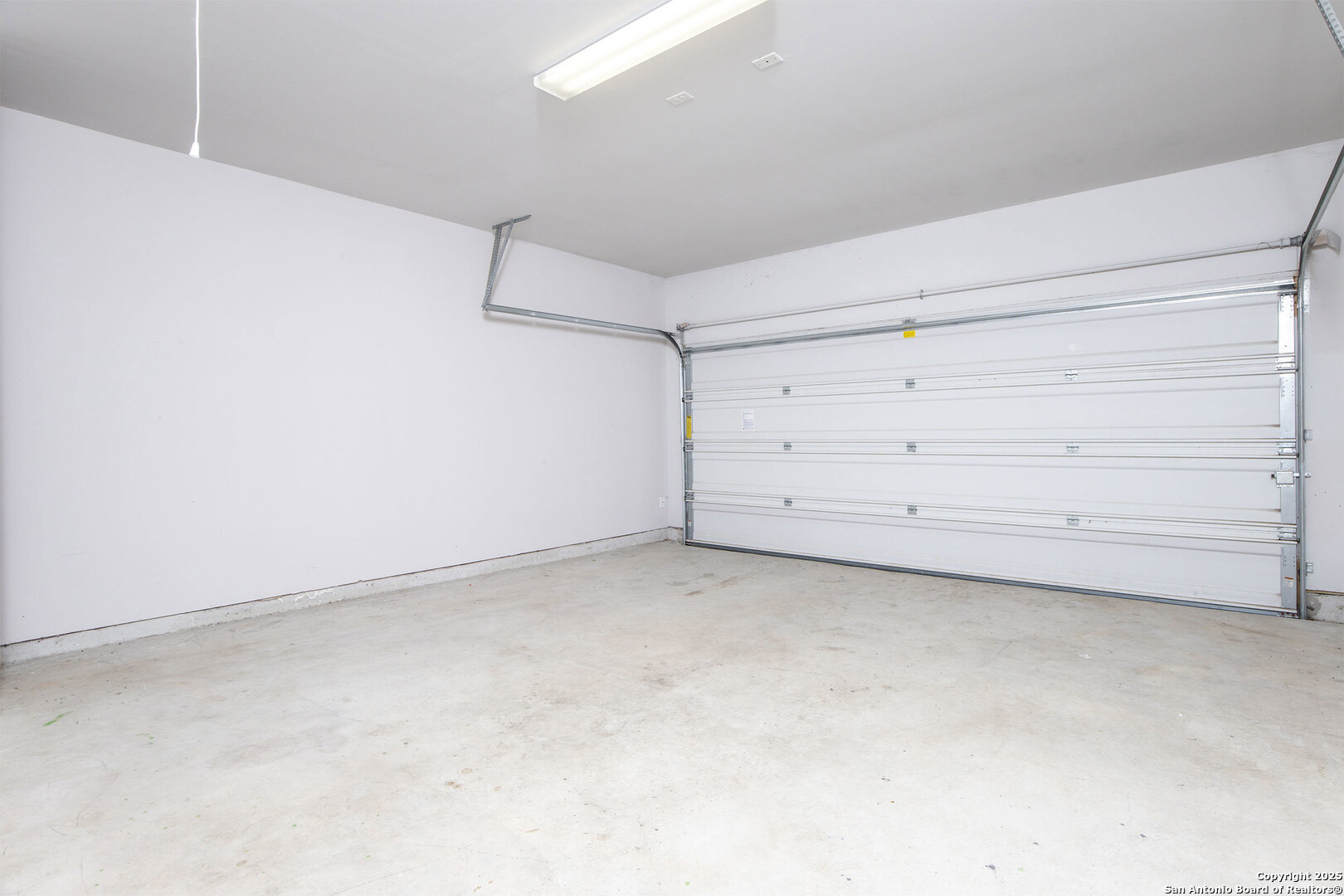 9919 Belmore Cove