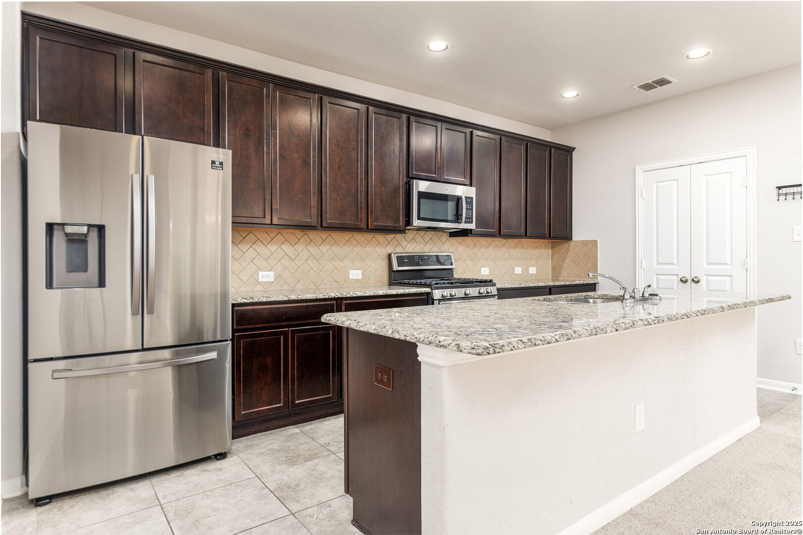 9919 Belmore Cove