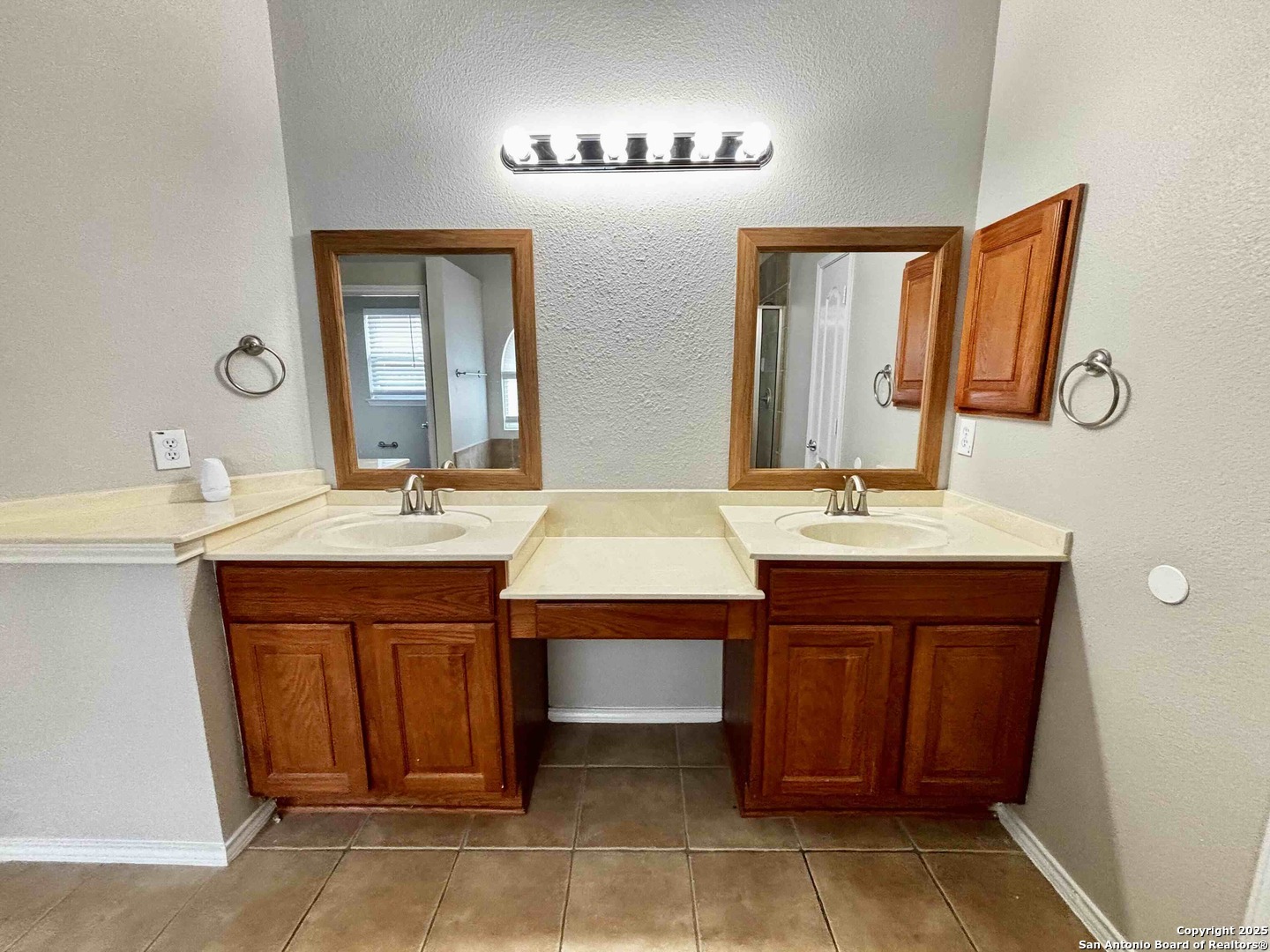 27046 Trinity Heights