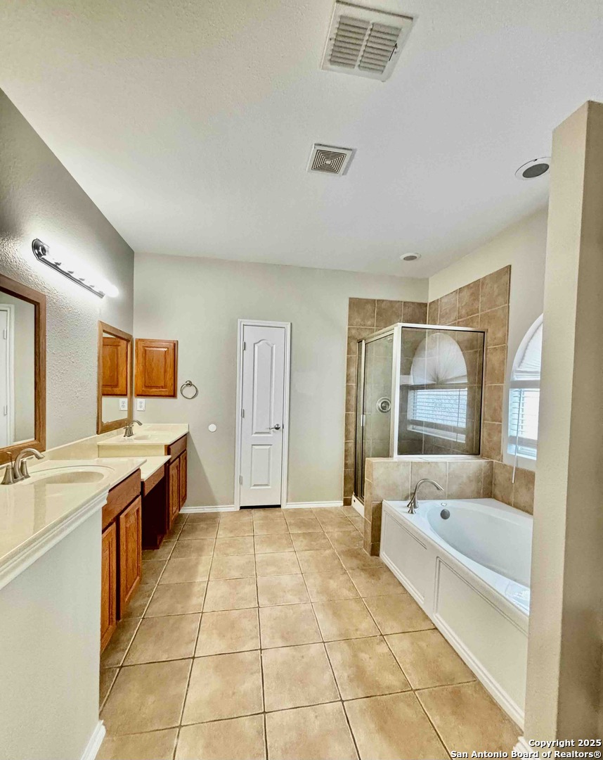 27046 Trinity Heights