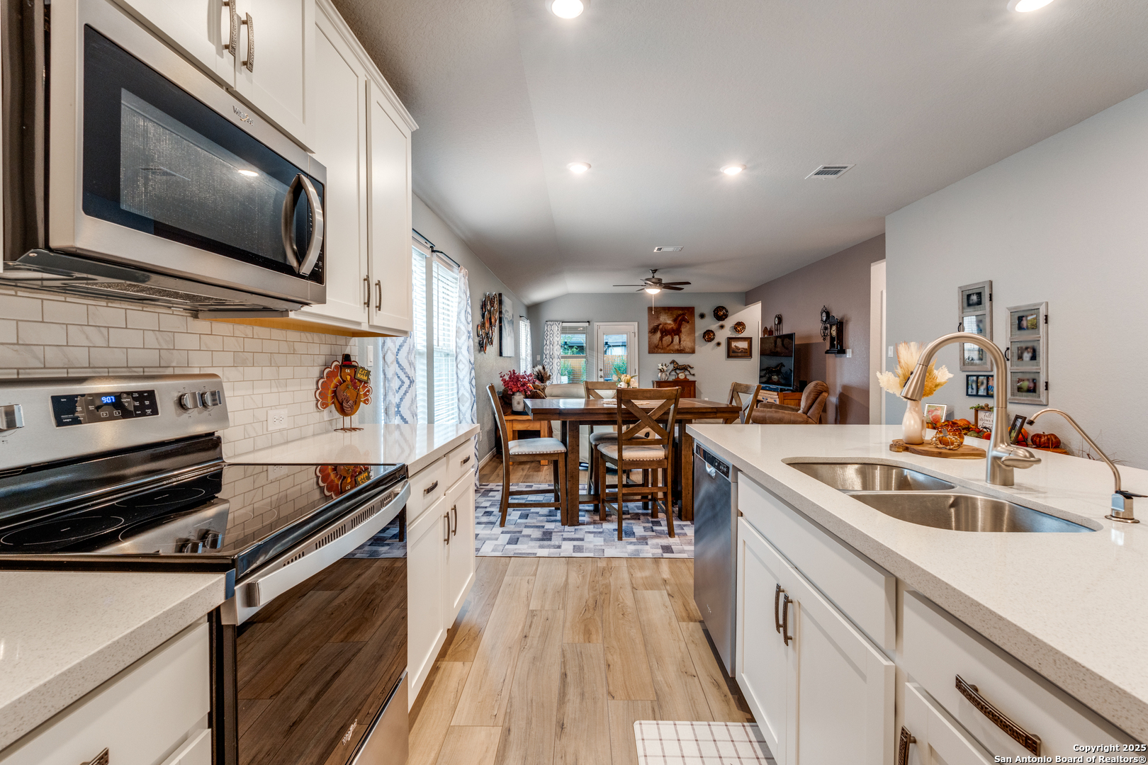 1226 Lennea Garden