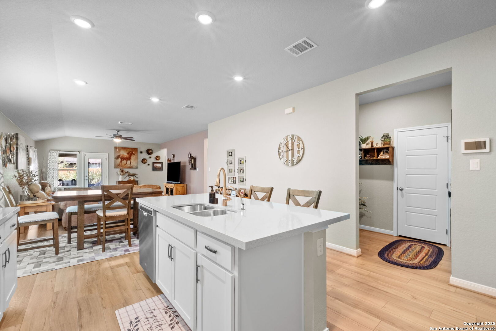 1226 Lennea Garden