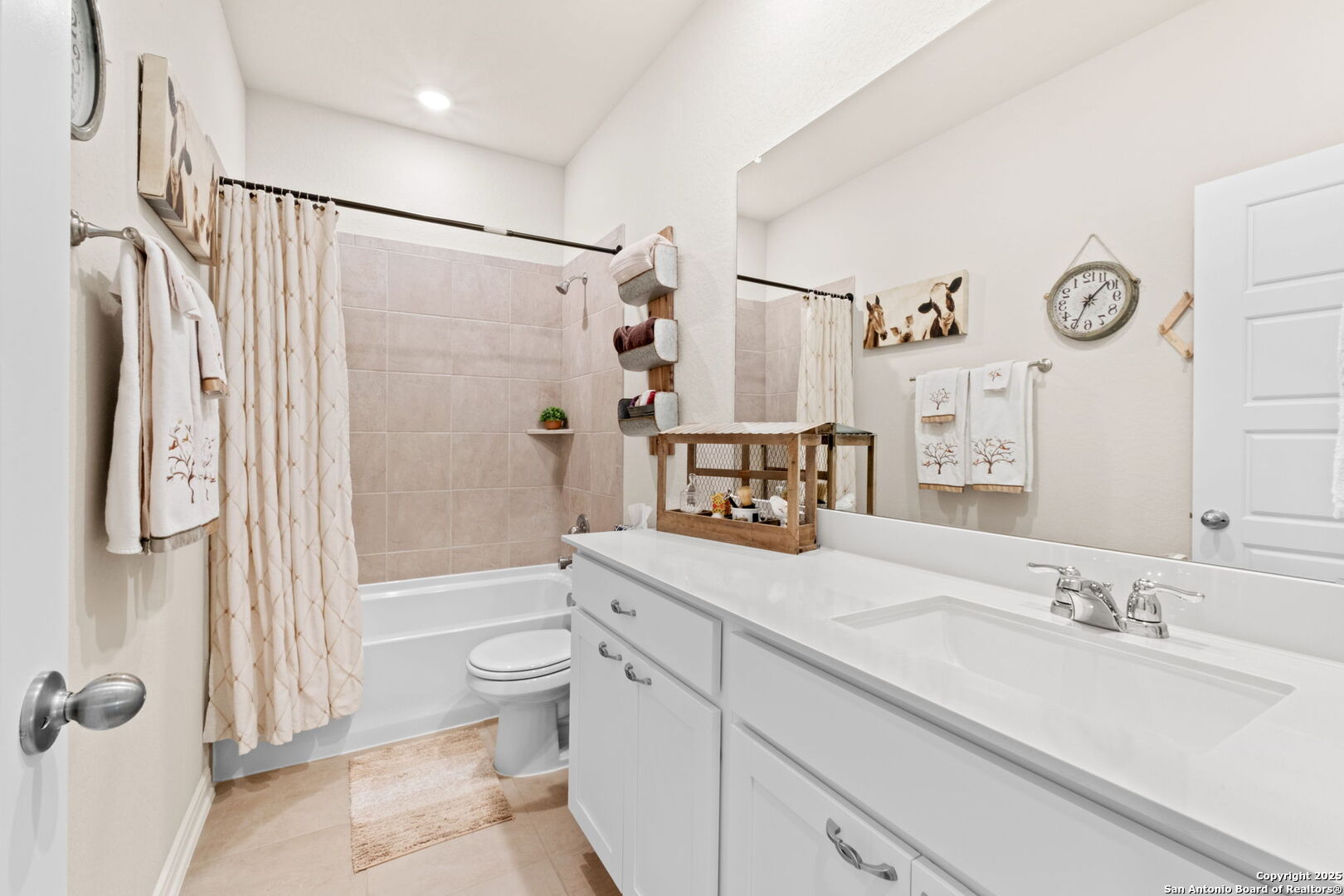 1226 Lennea Garden
