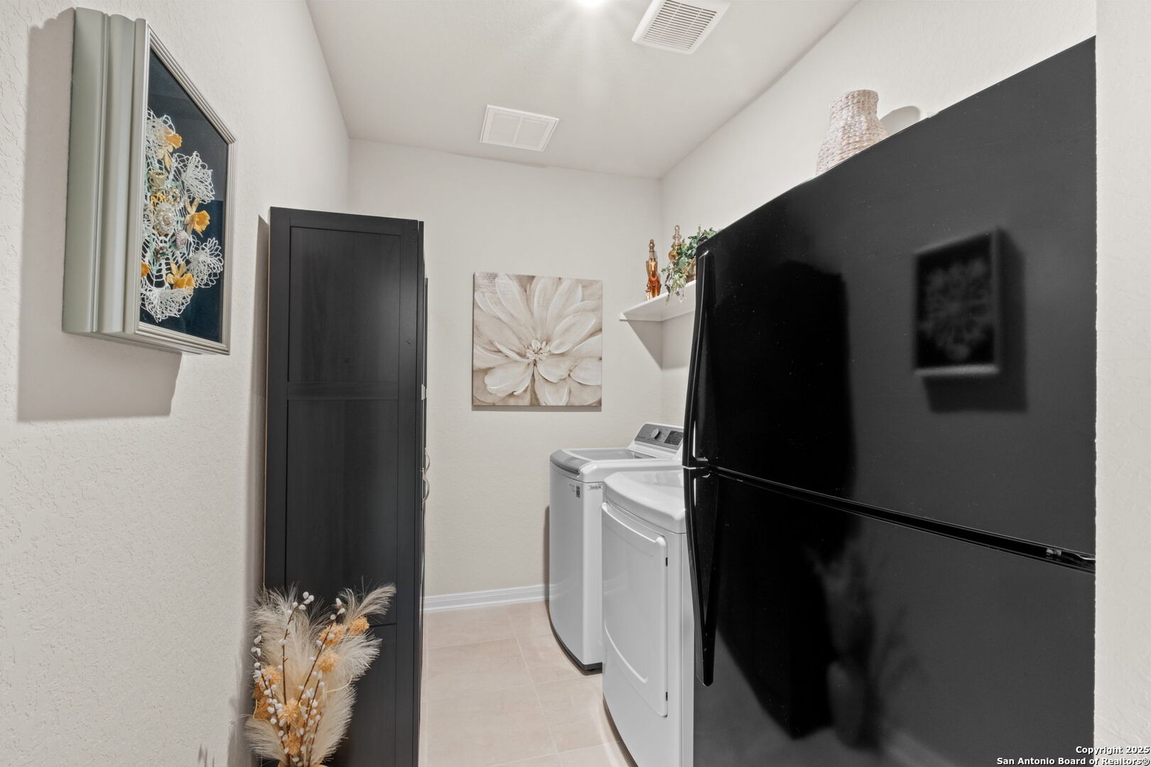 1226 Lennea Garden