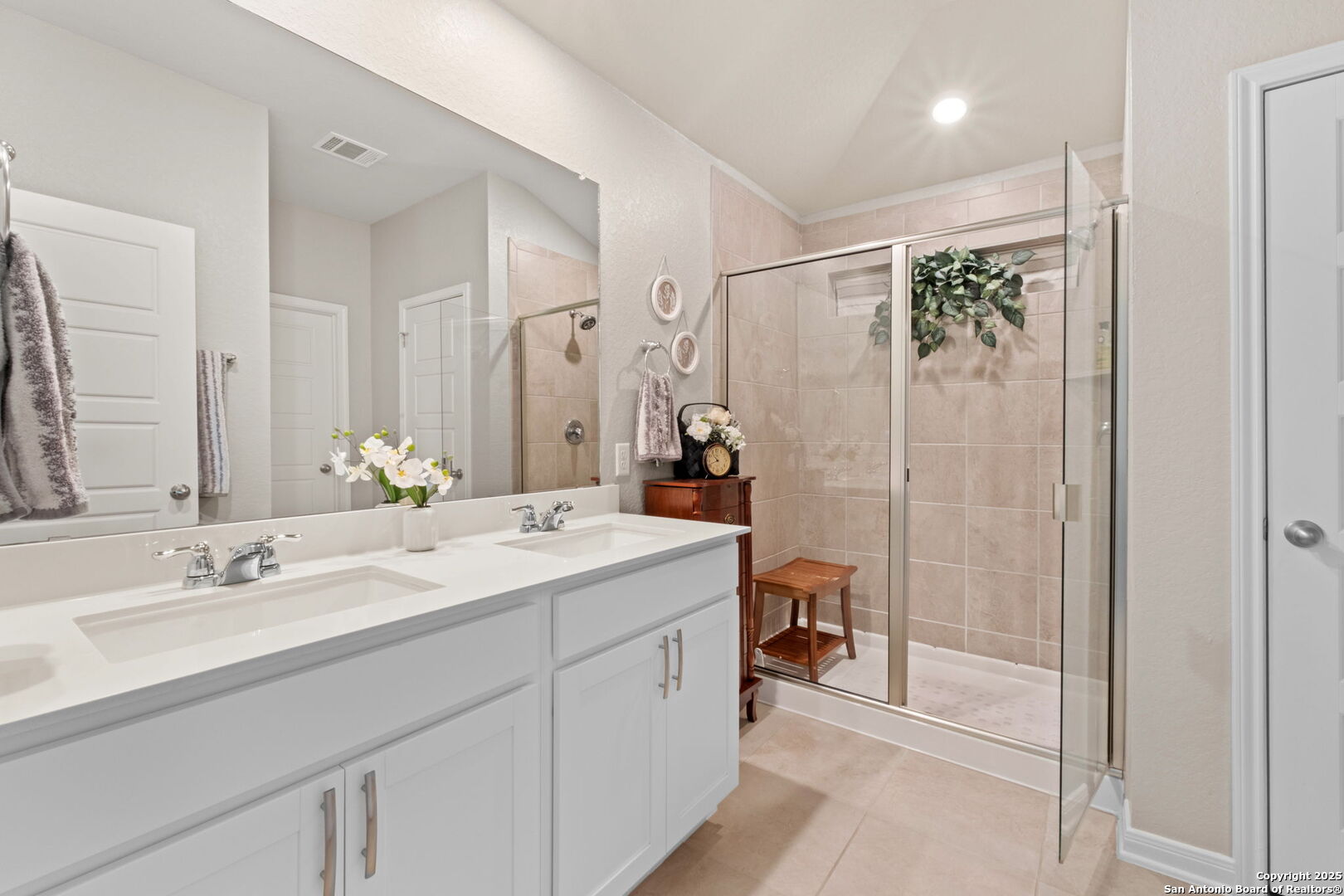 1226 Lennea Garden
