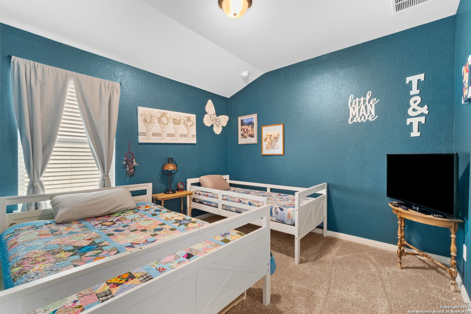 1226 Lennea Garden