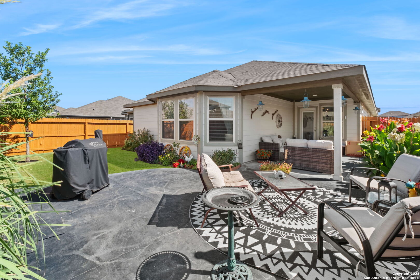 1226 Lennea Garden