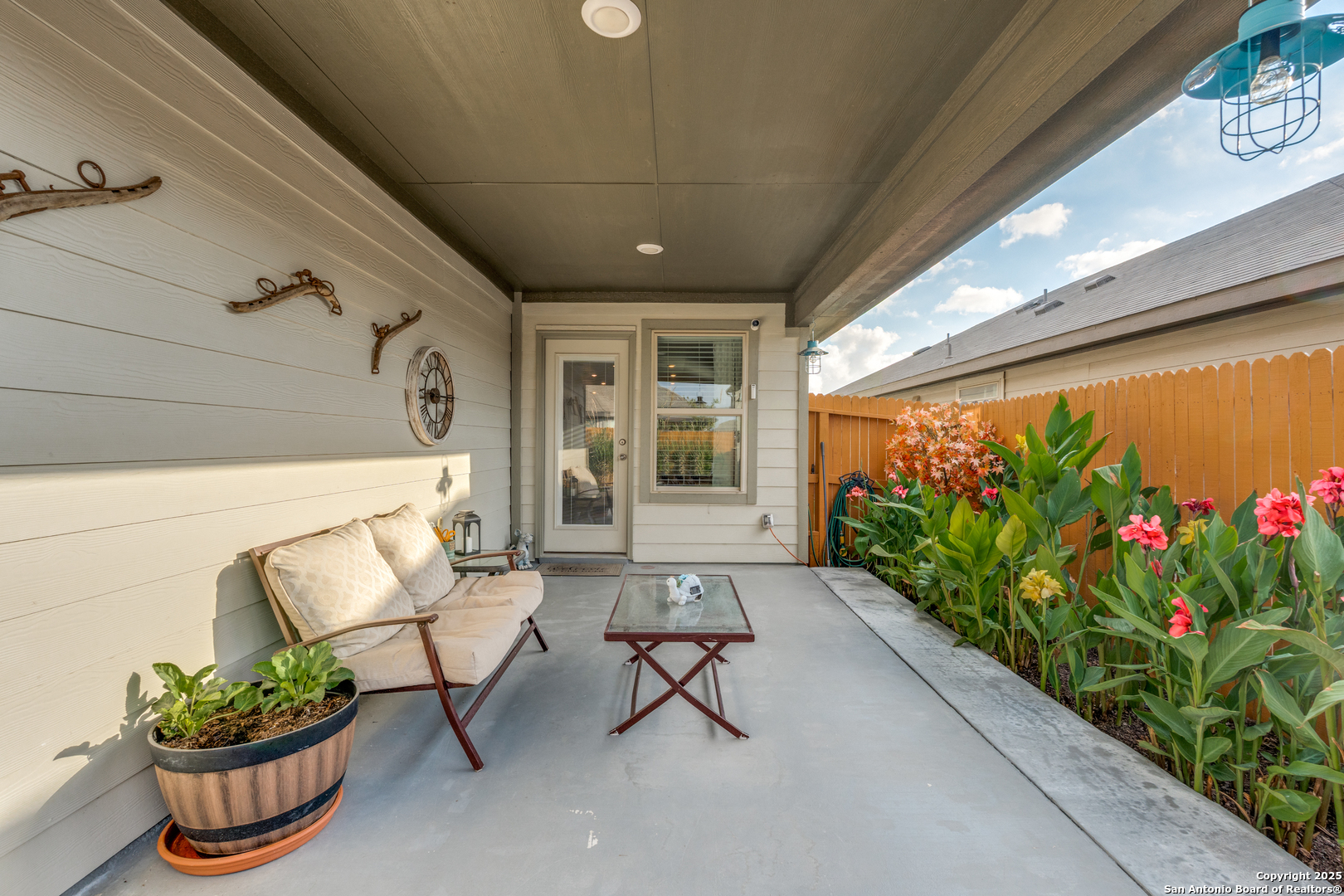 1226 Lennea Garden