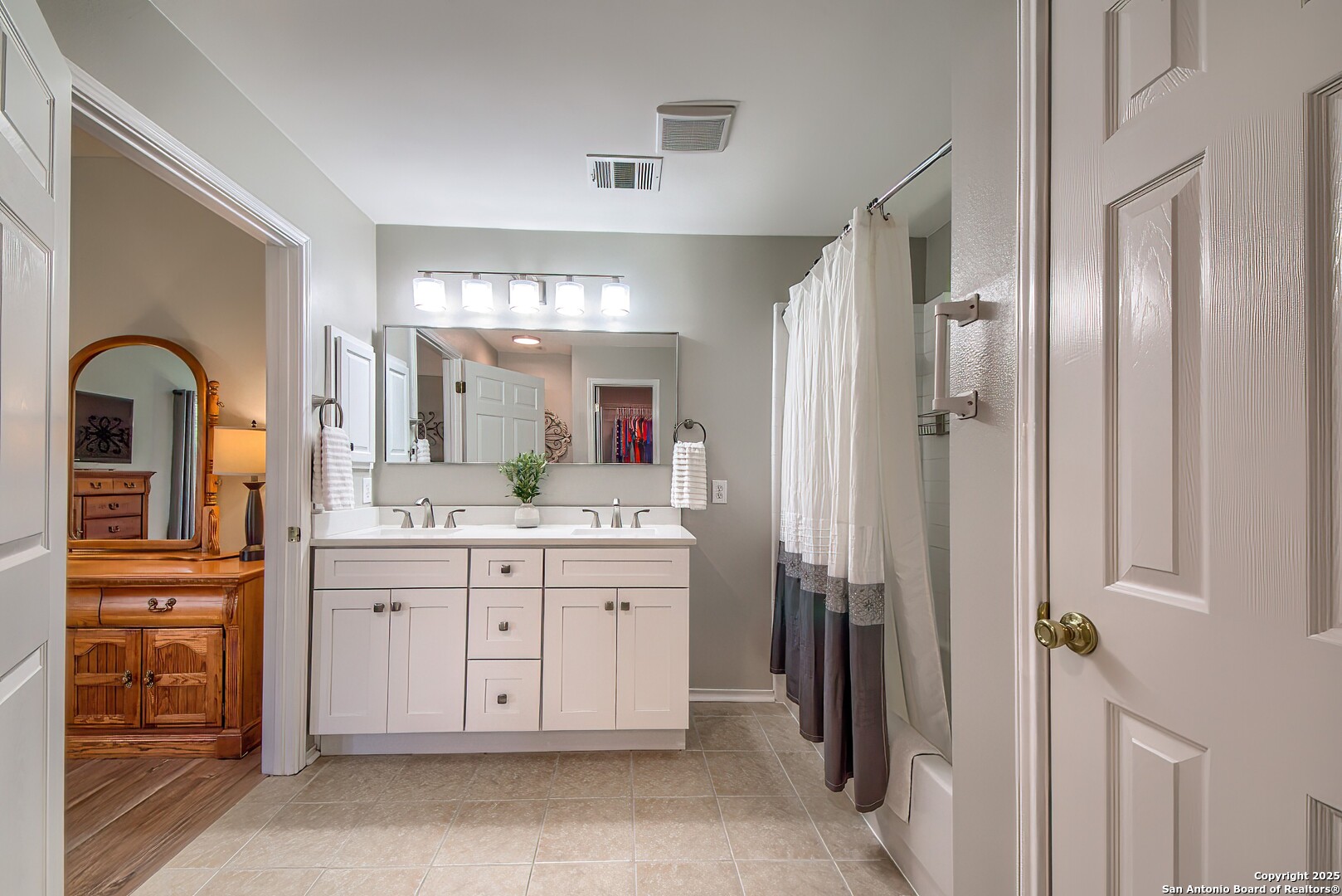 9811 Sandlet Trail