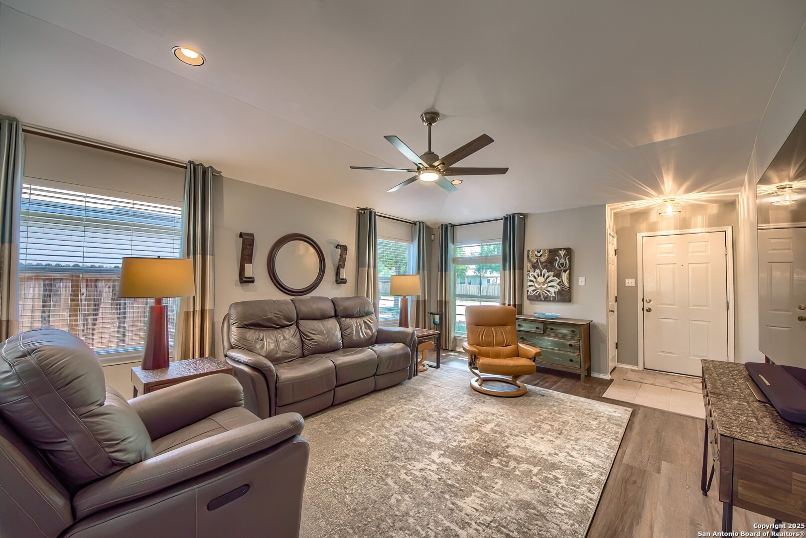 9811 Sandlet Trail