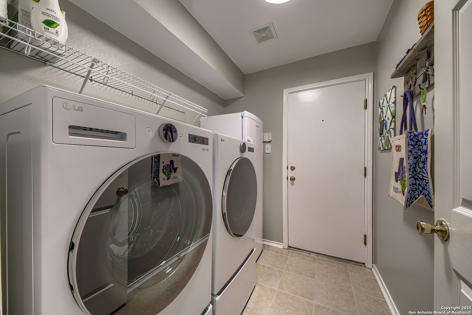 9811 Sandlet Trail