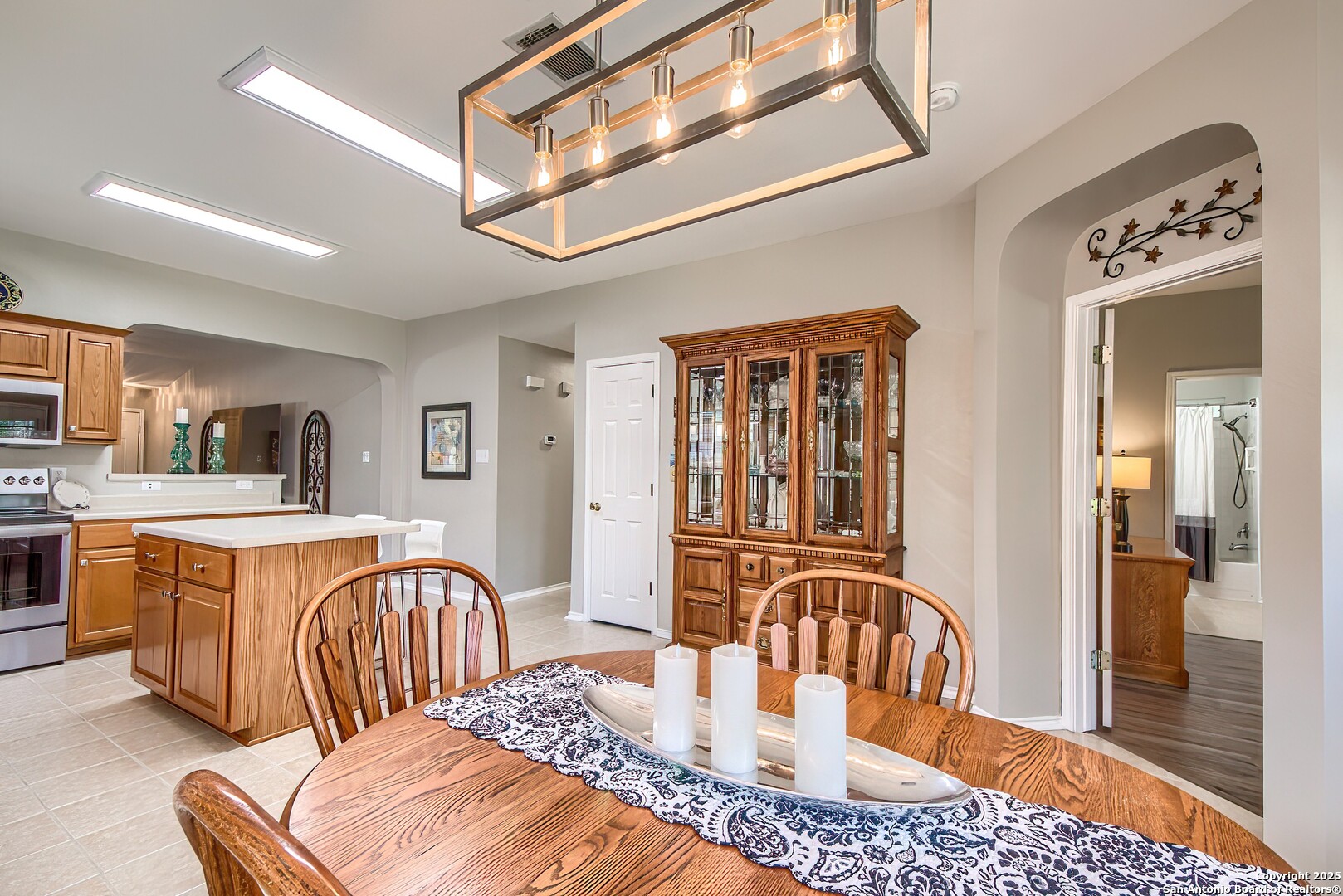 9811 Sandlet Trail