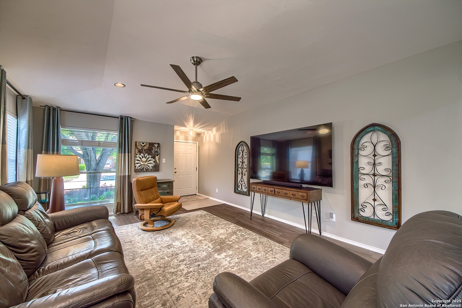 9811 Sandlet Trail