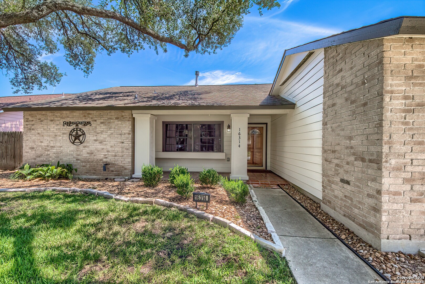 16314 Falcon Hill