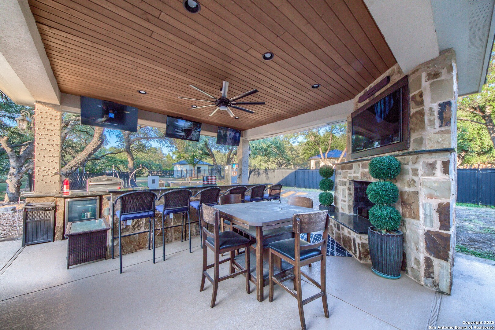 9811 KLEIN CT