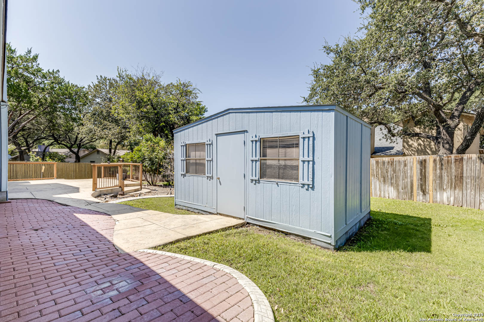 5953 Woodridge Rock