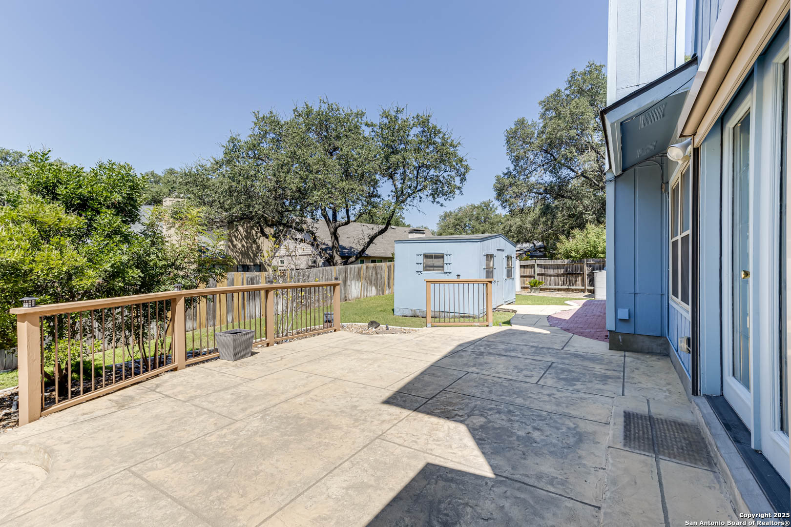 5953 Woodridge Rock