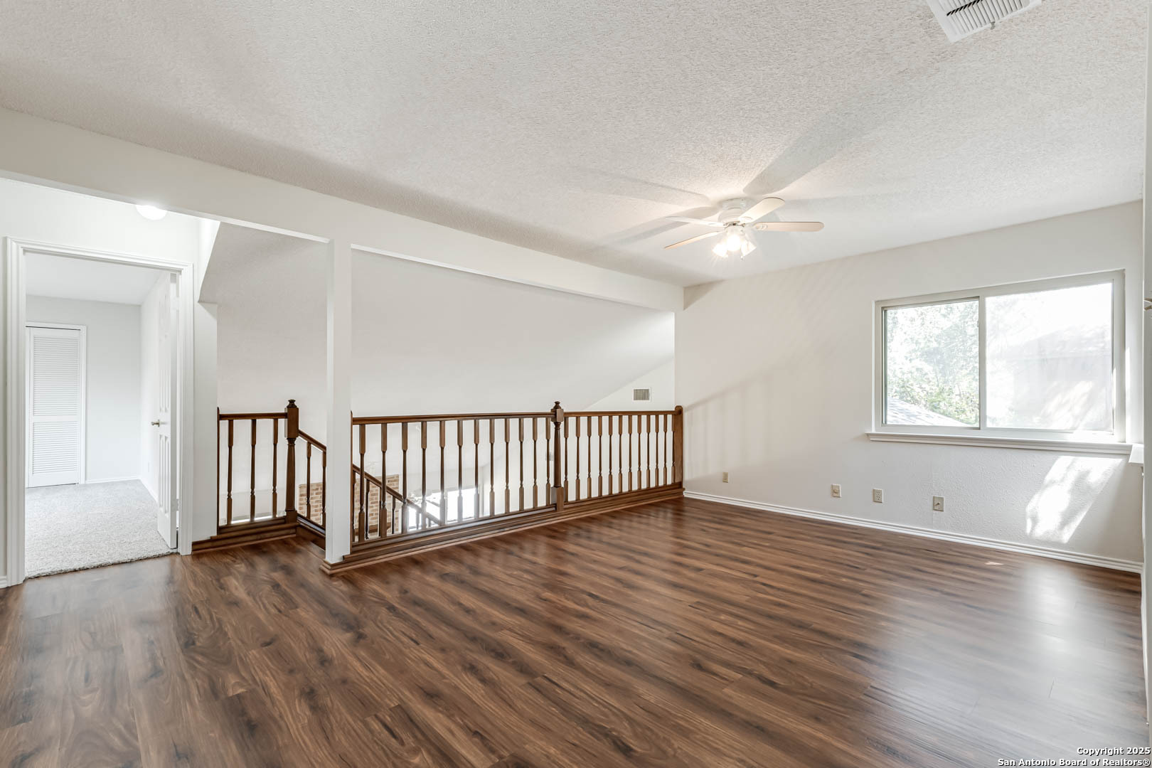 5953 Woodridge Rock
