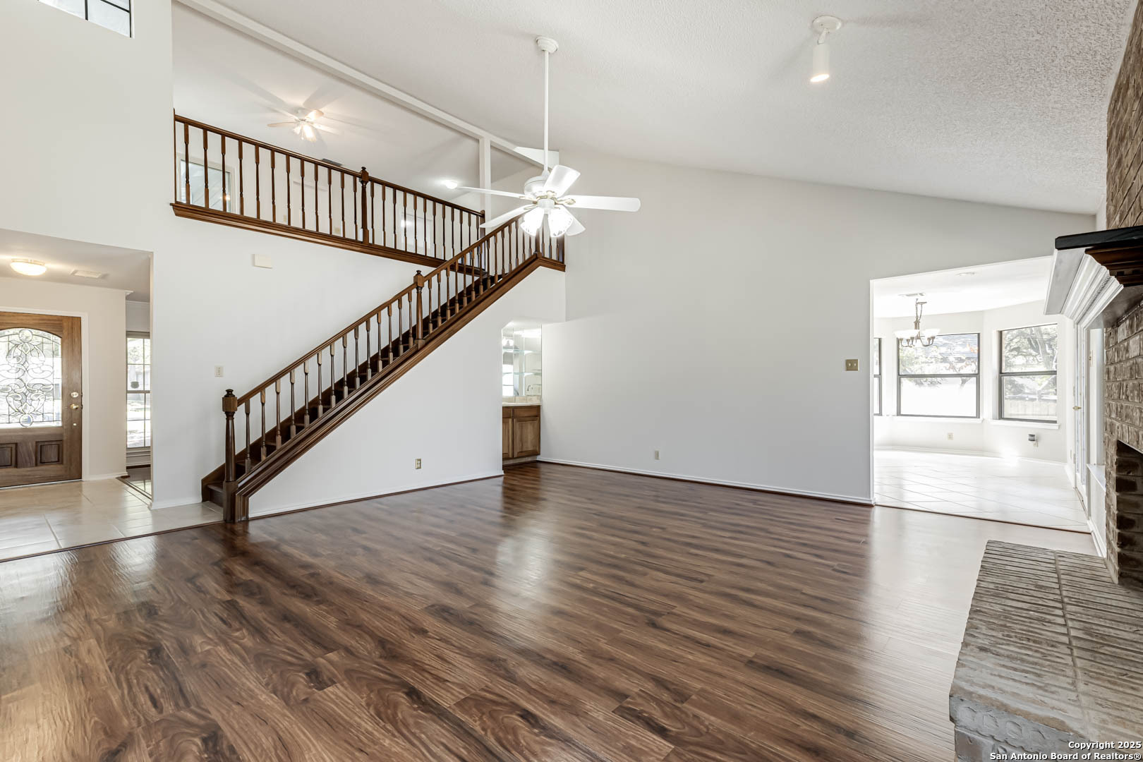 5953 Woodridge Rock