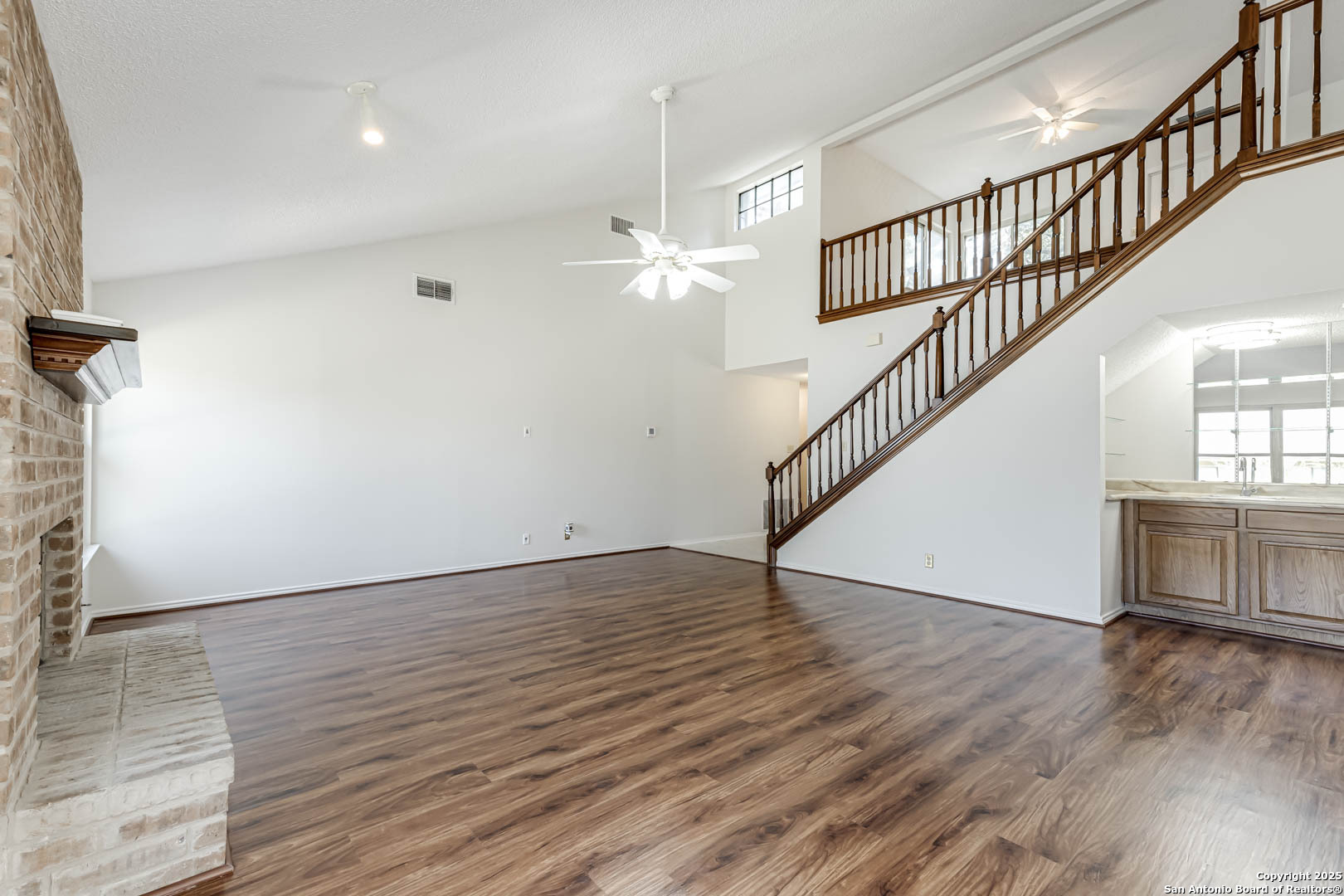 5953 Woodridge Rock
