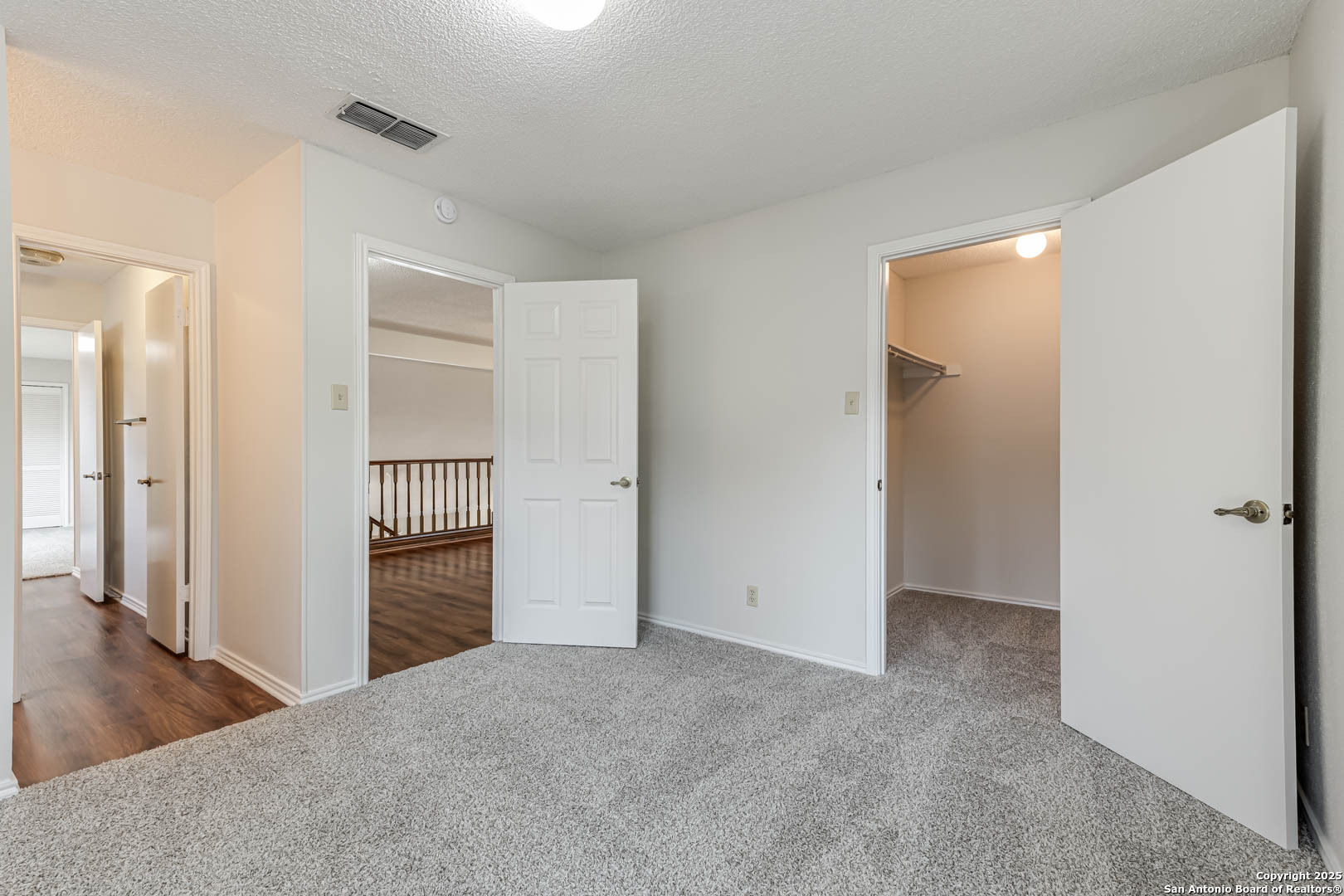 5953 Woodridge Rock
