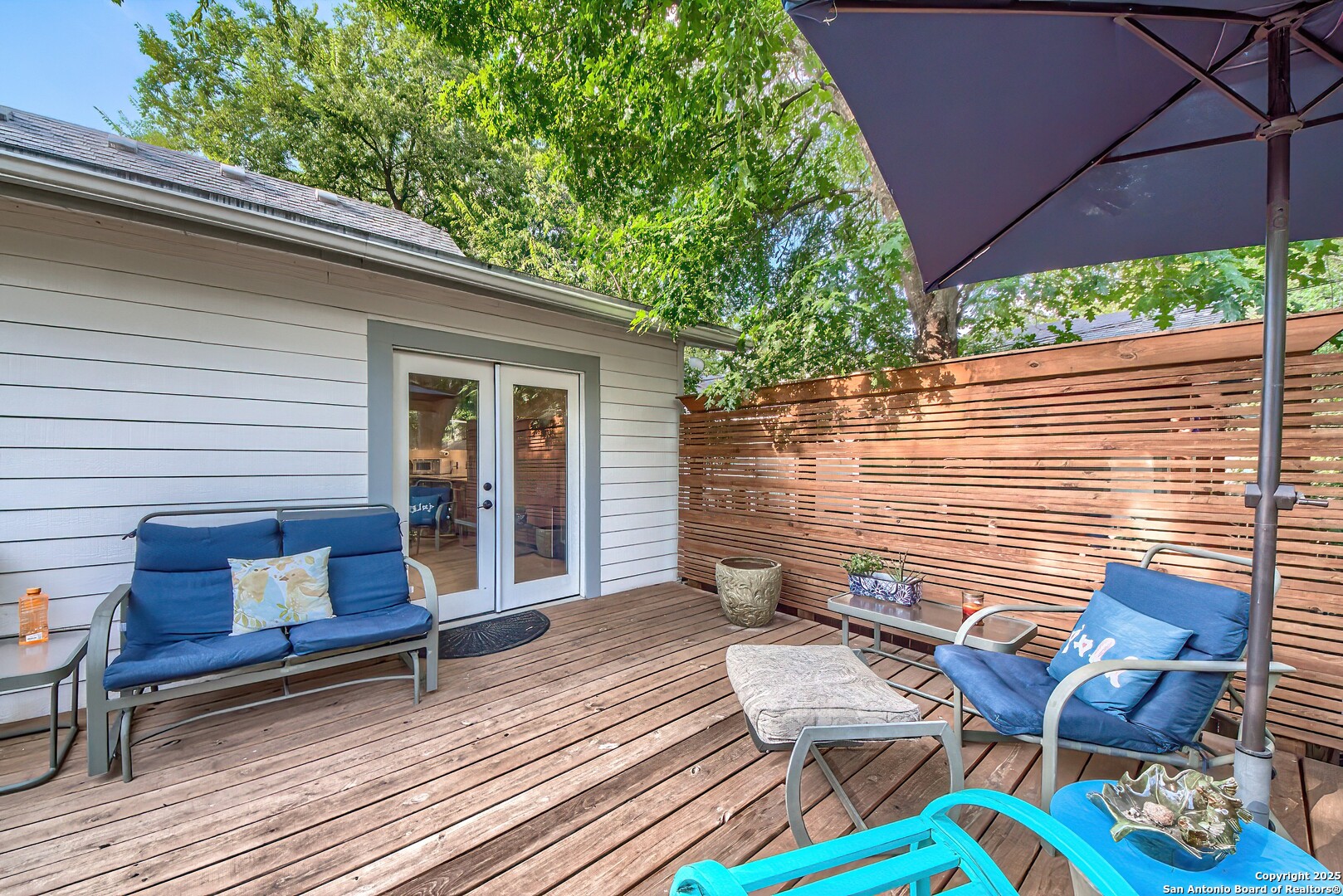 1023 W Gramercy