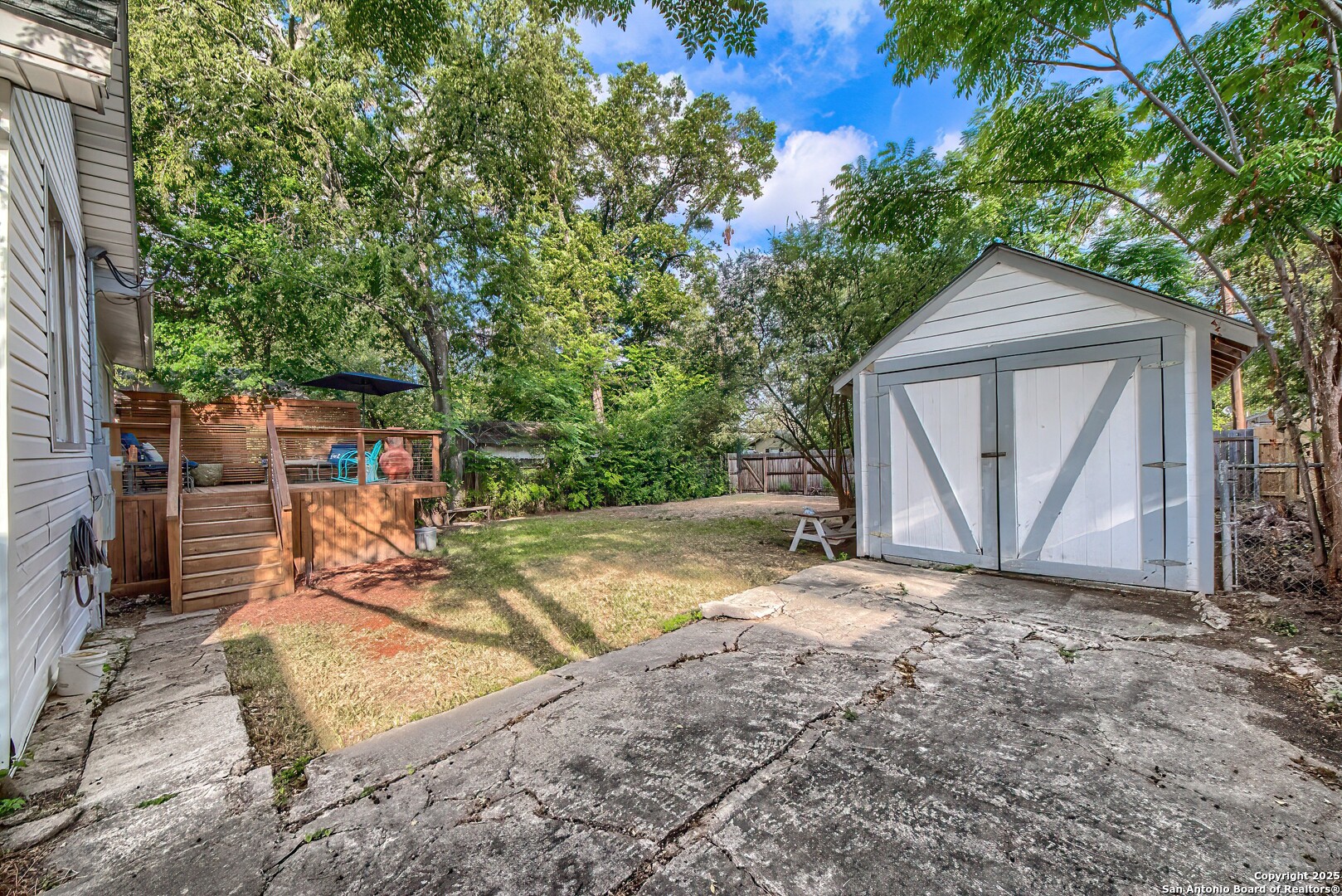 1023 W Gramercy