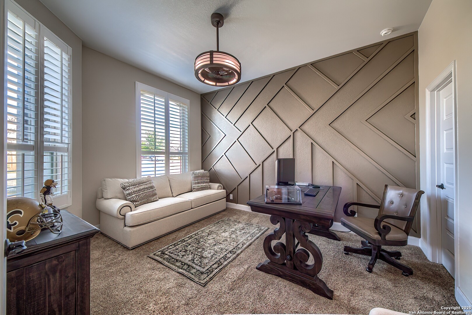 950 Lone Cypress