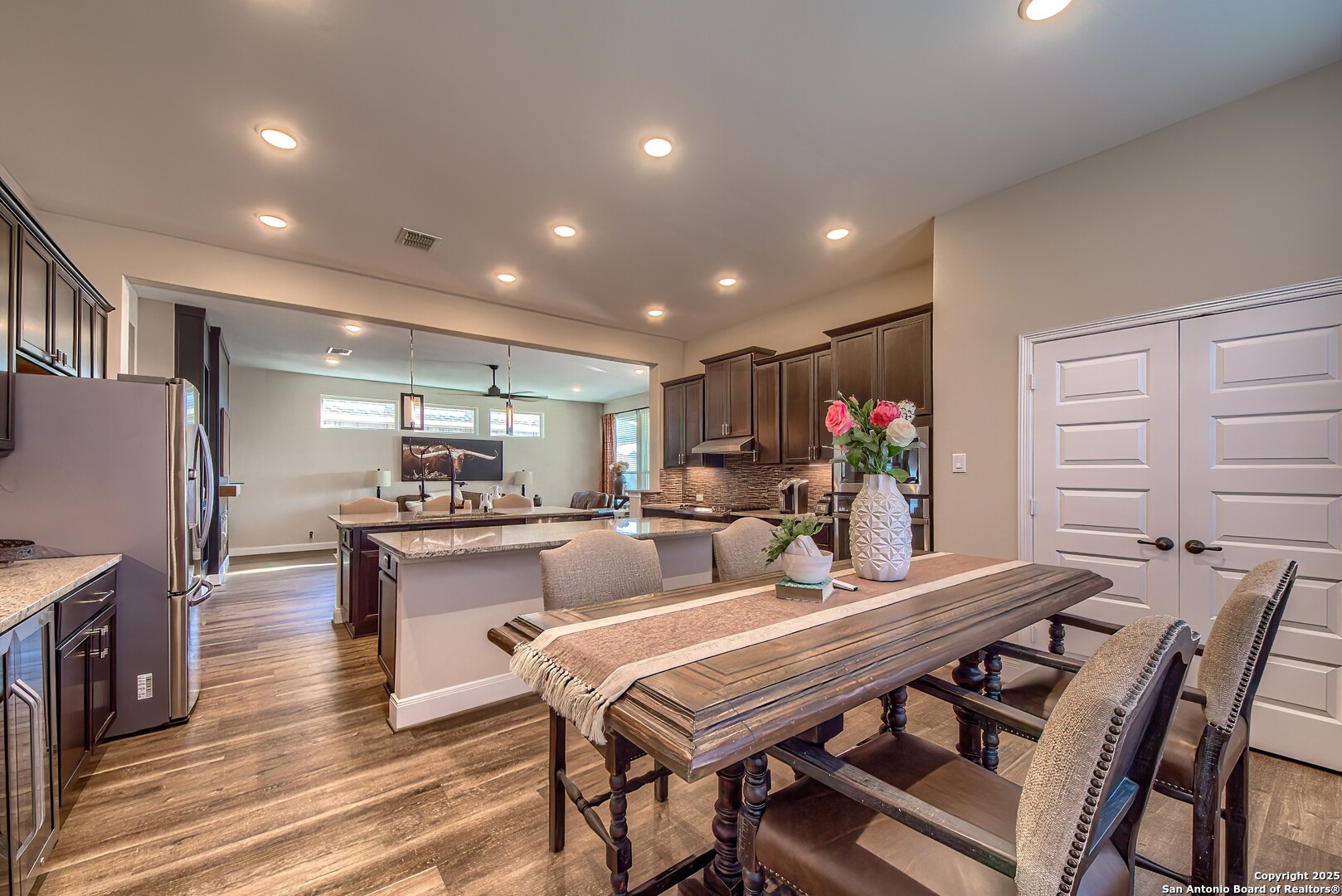 950 Lone Cypress