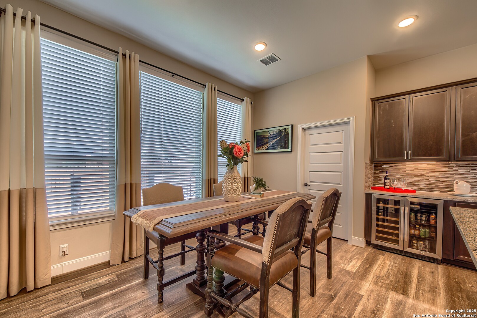 950 Lone Cypress