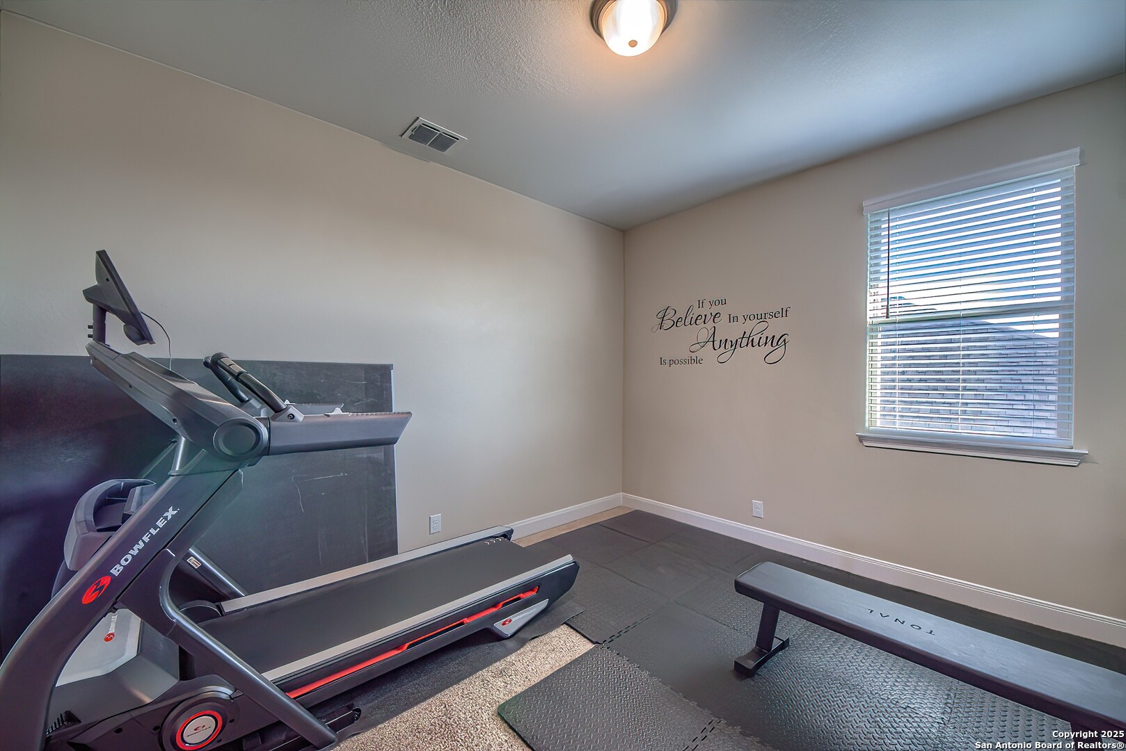 950 Lone Cypress