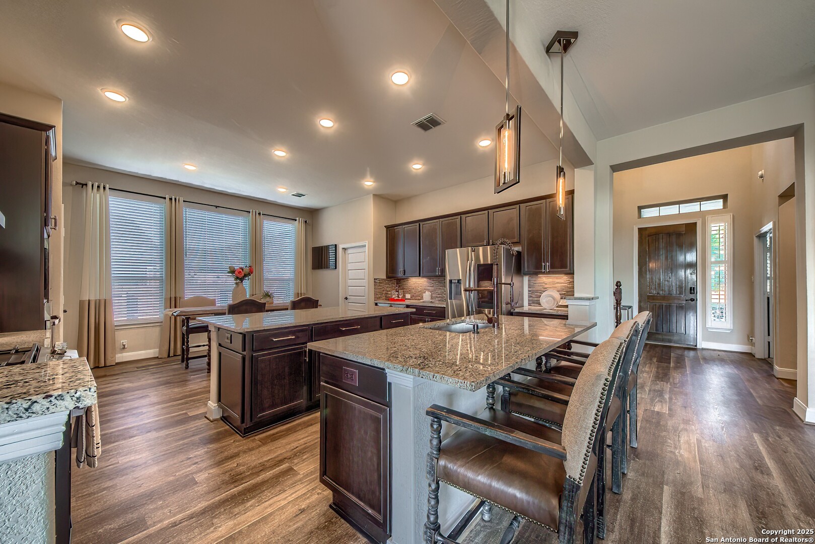 950 Lone Cypress