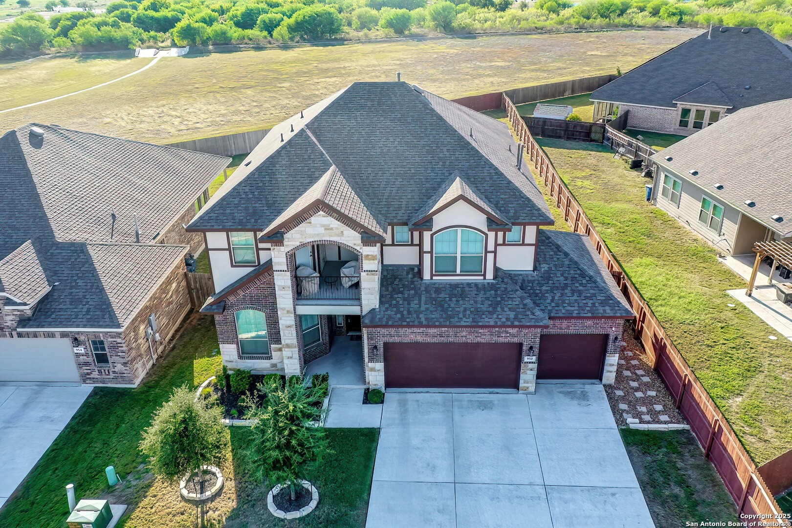 950 Lone Cypress