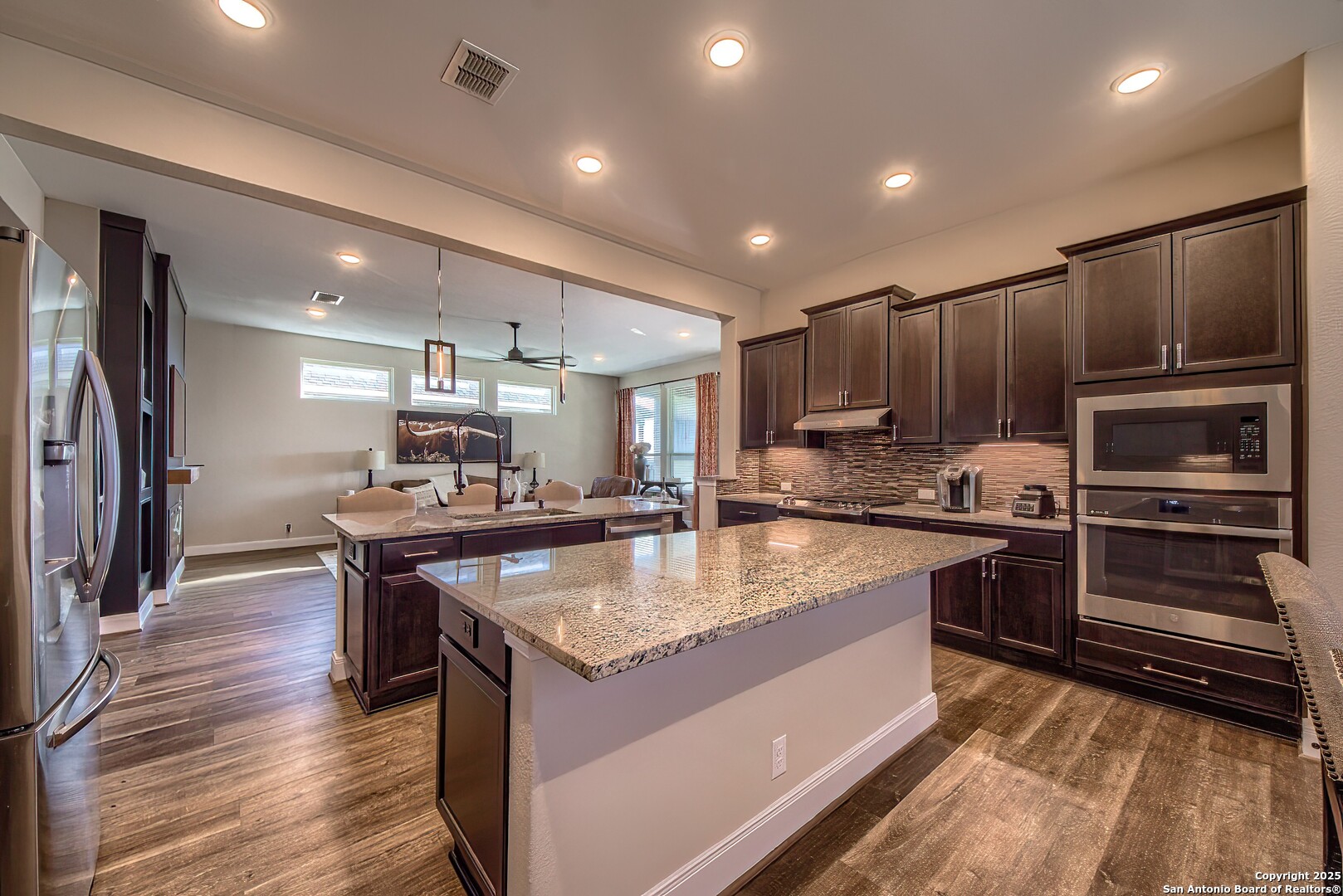 950 Lone Cypress