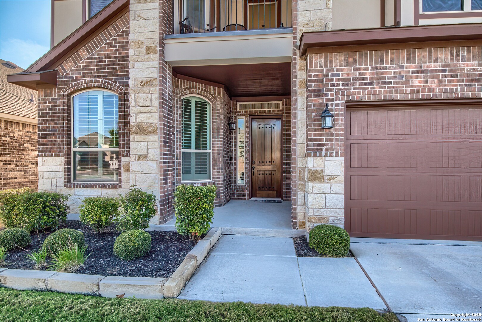 950 Lone Cypress
