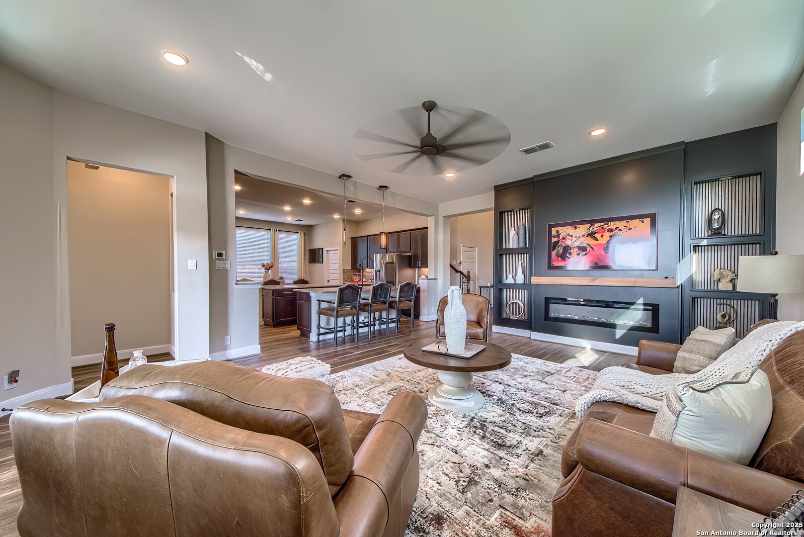 950 Lone Cypress