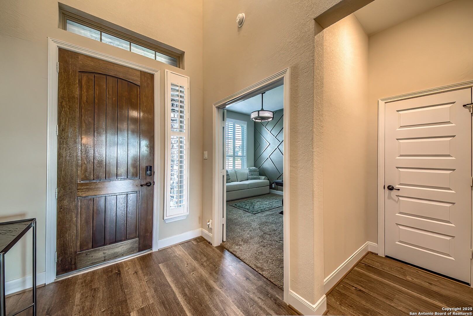 950 Lone Cypress
