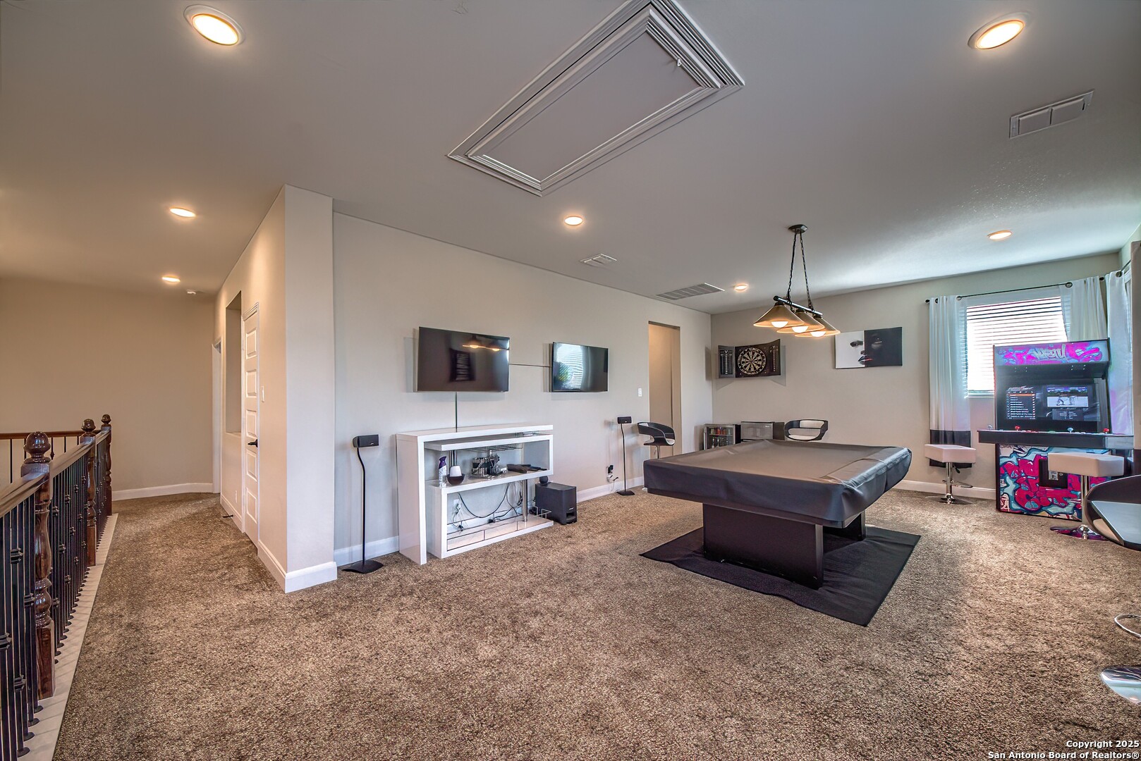 950 Lone Cypress