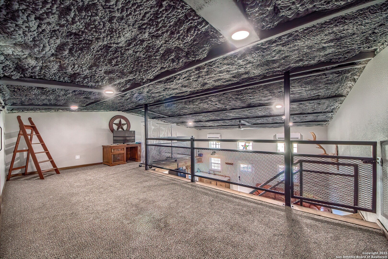 240 Glory Lane