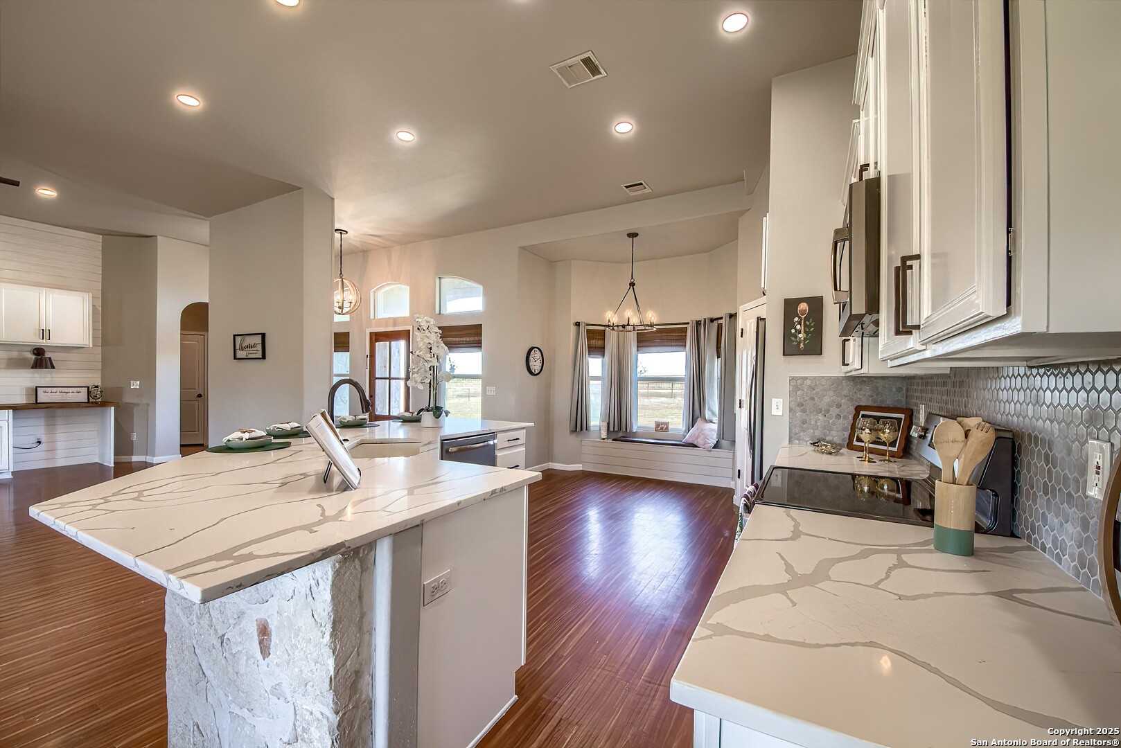 240 Glory Lane